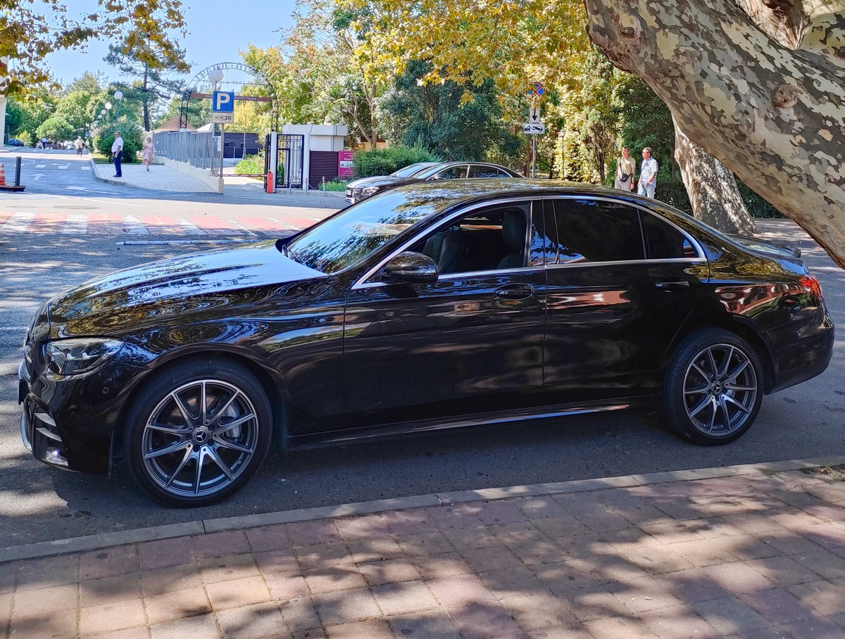 Трансфер из аэропорта в Сочи на автомобиле Mercedes-Benz E-Class — фото 8
