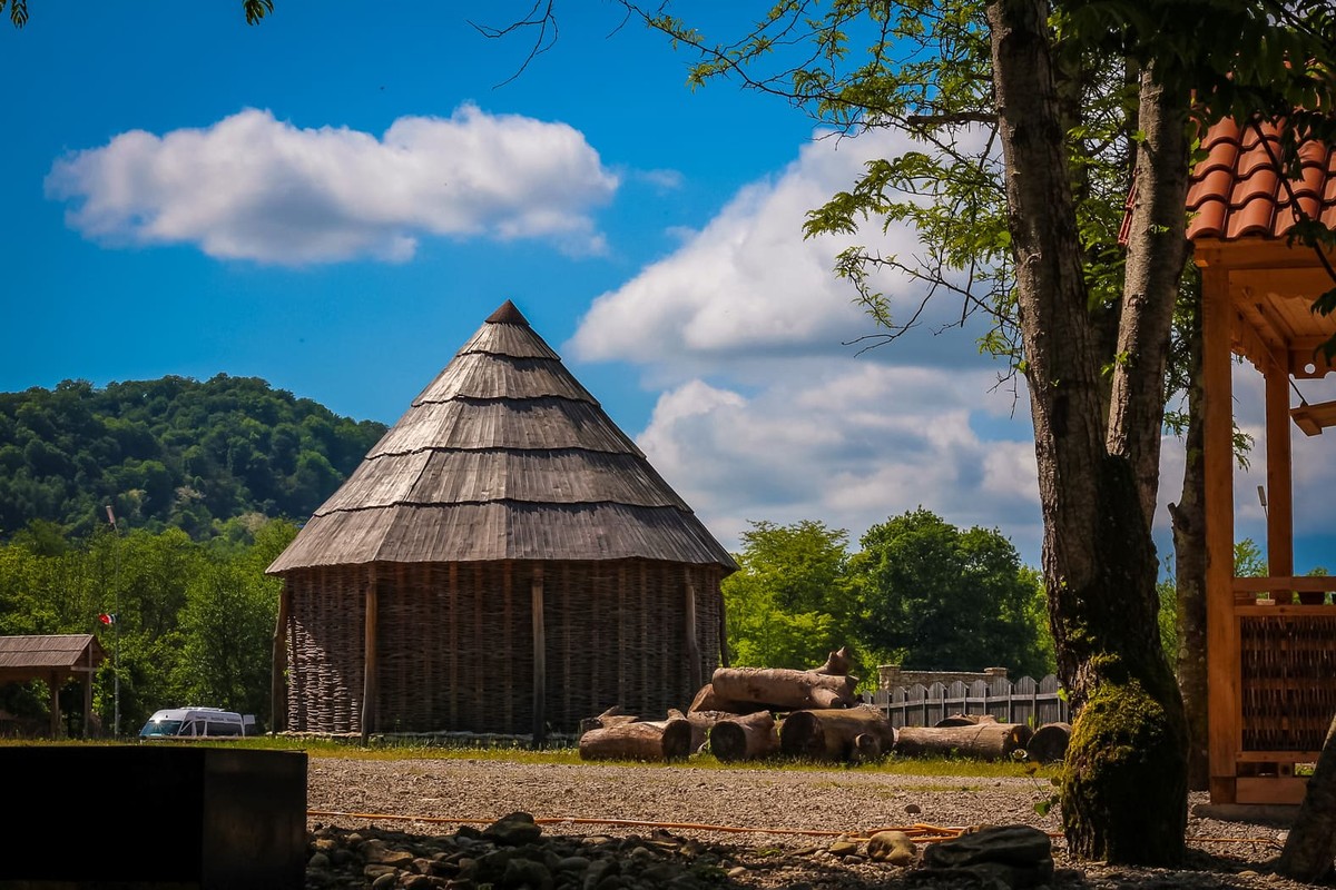 Индивидуальный экотур по Абхазии: этнопарк, форель и ущелье — фото 3
